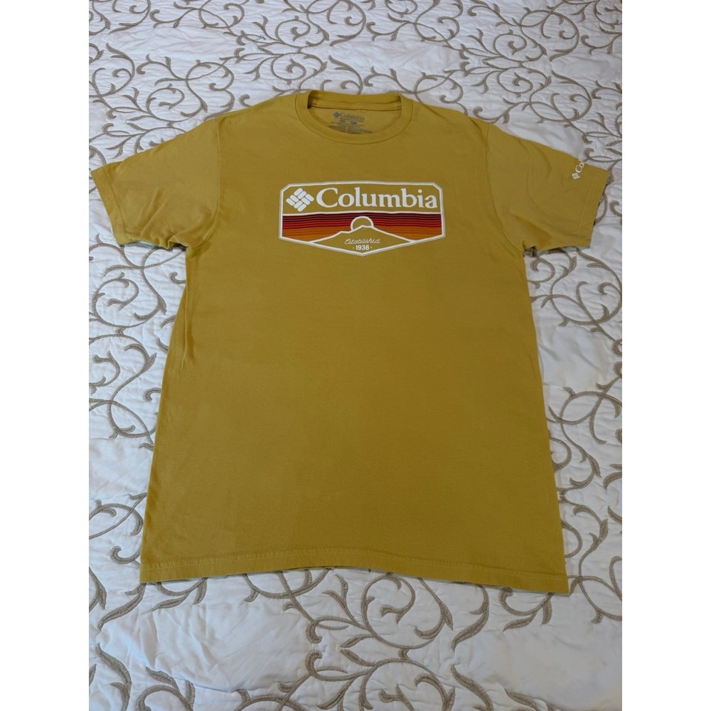 Columbia Men's Graphic Logo T-Shirt Mustard Yellow Short Sleeve Crew Neck Medium